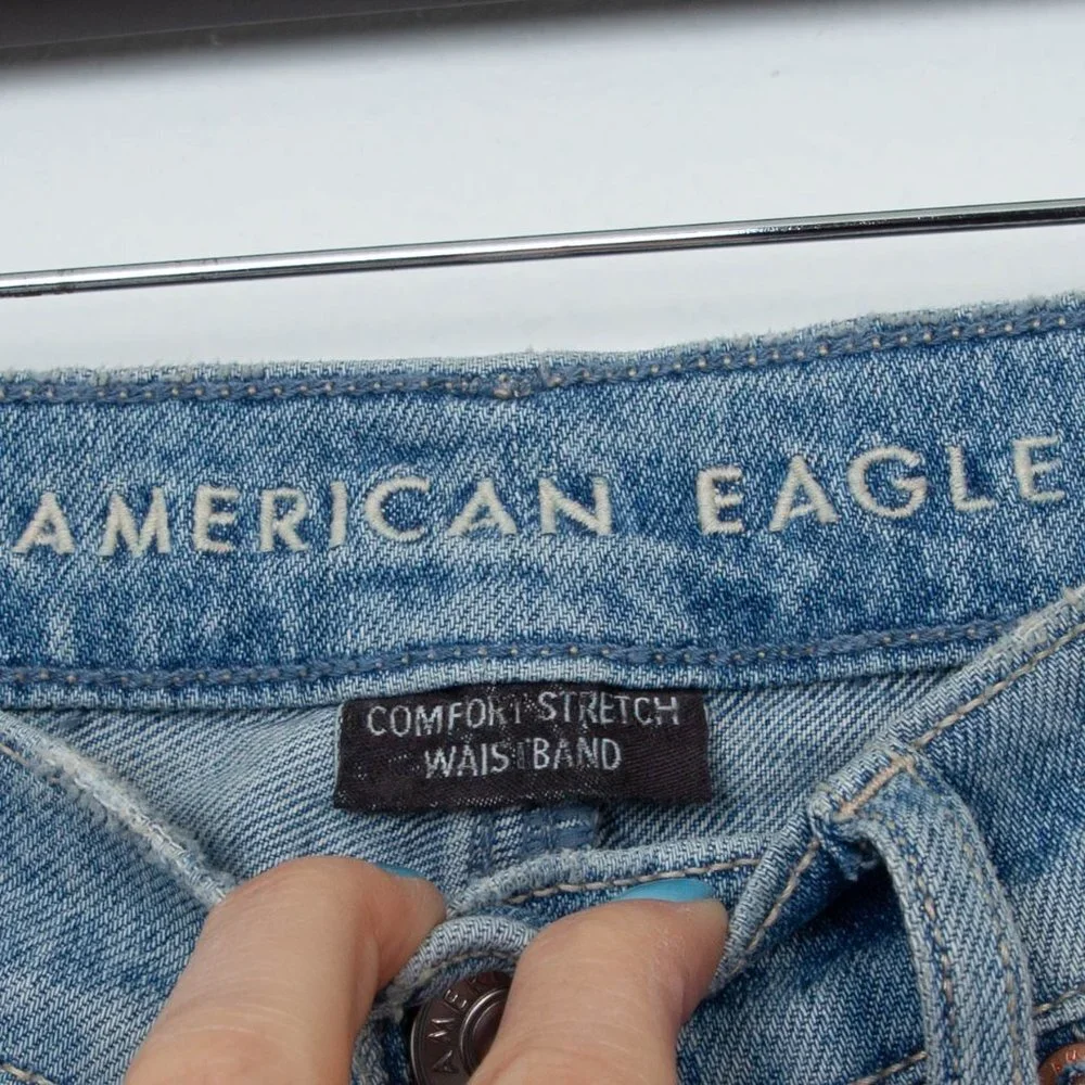 American Eagle Boyfriend 90s Boyfriend Distressed Denim Jeans Size 6R - Picture 3 of 7